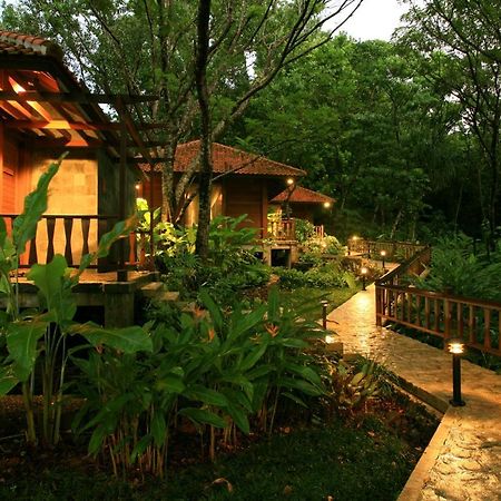 Palau Pacific Resort & The Pristine Villas And Bungalows Koror Exteriör bild